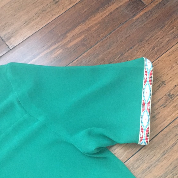 Green Short Sleeve Blouse - Picture 4 of 4